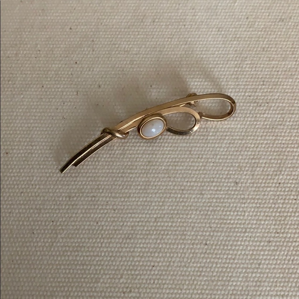 1980’s vintage gold and opal brooch.